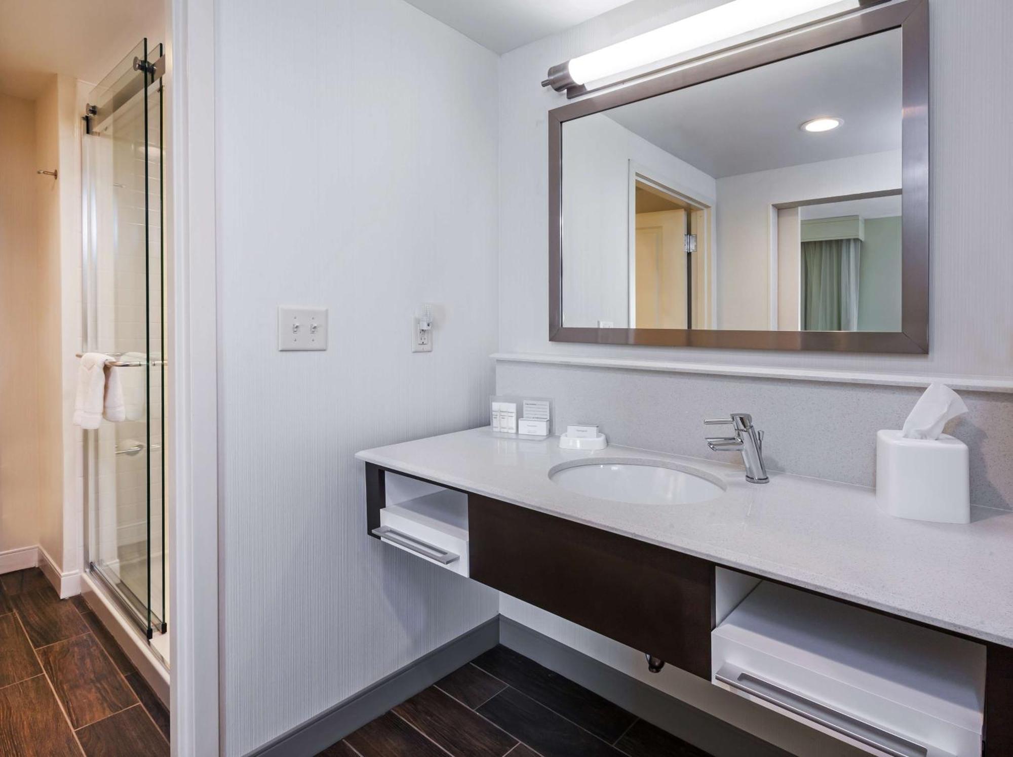 Hampton Inn & Suites Claremore Екстериор снимка
