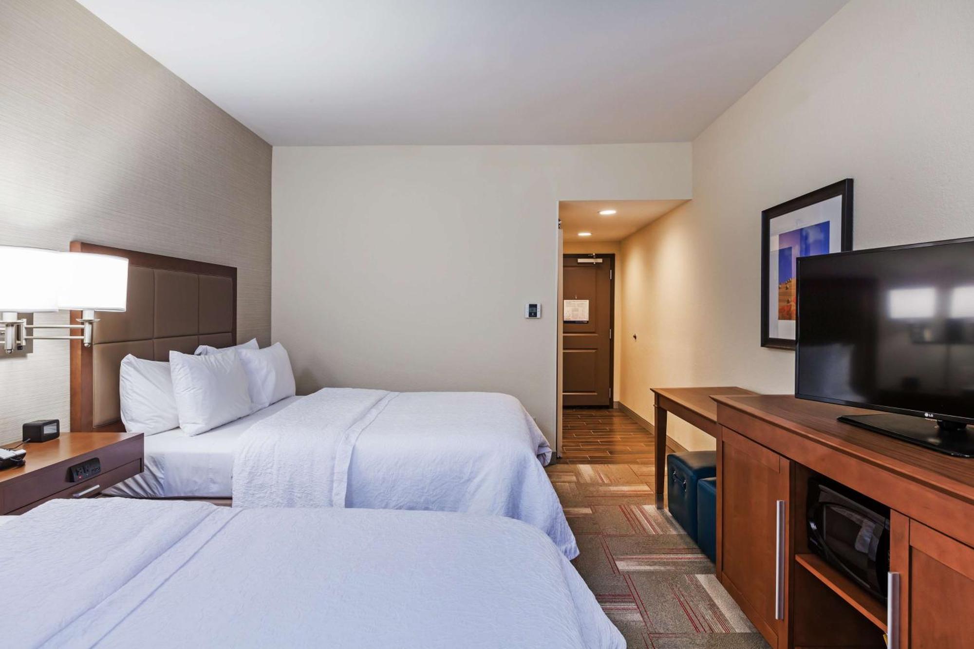 Hampton Inn & Suites Claremore Екстериор снимка